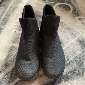 Bernie Mev. Black Ankle Boots/Booties